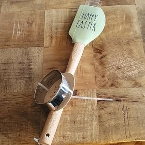 Rae Dunn spatula & cookie cutter set